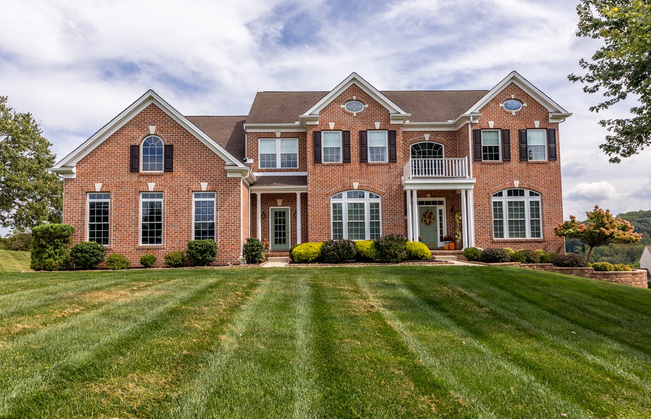 1205 BEAR HOLLOW COURT
