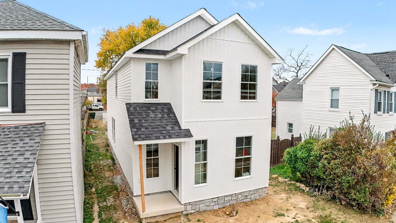 562 GIRARD STREET