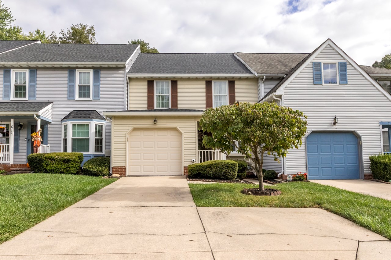 2923 TODDSBURY COURT